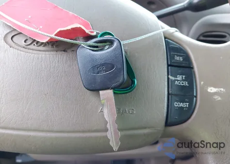 1999 Ford Expedition Eddie Bauer/Xlt from USA, damaged, VIN 1FMRU1768XLB89948